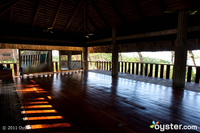 O estúdio de ioga na Natura Cabanas