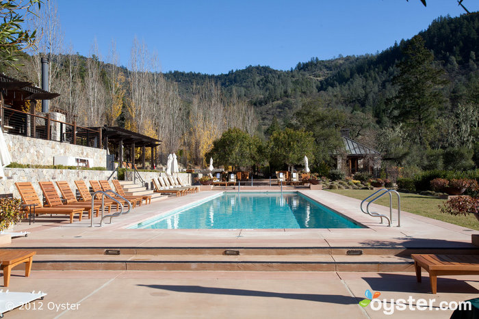 A piscina exterior aquecida no Calistoga Ranch, An Auberge Resort; Napa Valley, CA