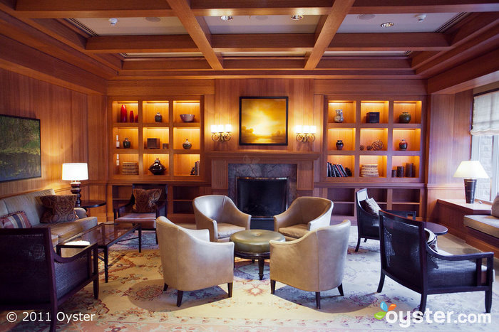 O lobby do Four Seasons Resort Whistler; Assobiador, bc
