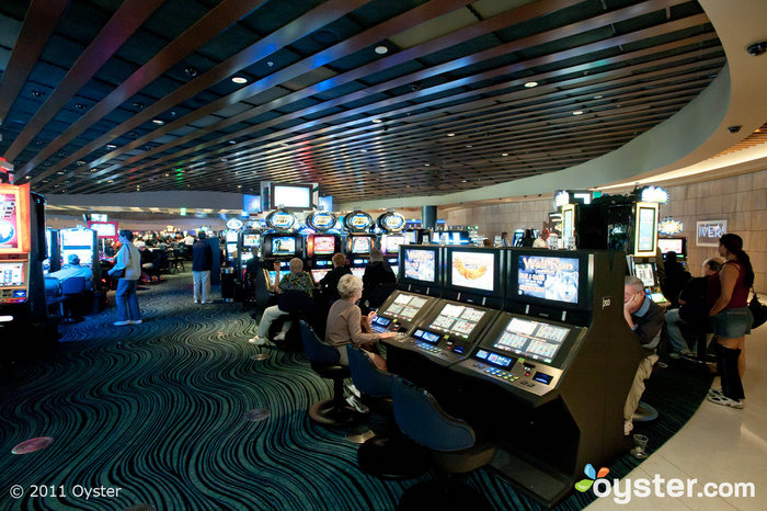 Certaines machines à sous dans le casino du Talking Stick Resort; Scottsdale, AZ