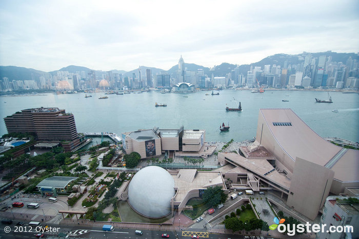 Vista de la isla de Hong Kong desde la península de Hong Kong