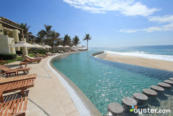 The infinity pool at the Secret Marquis looks like a part of the Bay, don't you think?