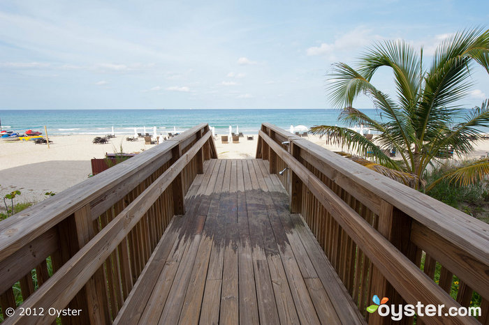 Strand im Omphoy Ocean Resort - Palm Beach