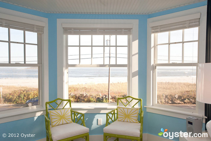 Um quarto projetado por Jonathan Adler no Tides Beach Club? Inscreva-nos.