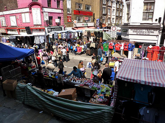 Petticoat Lane Markt. Kredit: Flickr / xpgomes7
