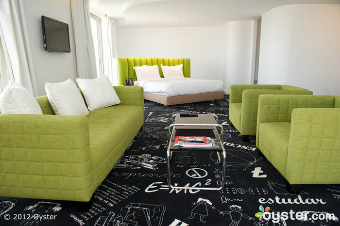 Die Suiten sind gut ausgestattet und schrullig. Liebe die Kritzeleien auf dem Teppich!