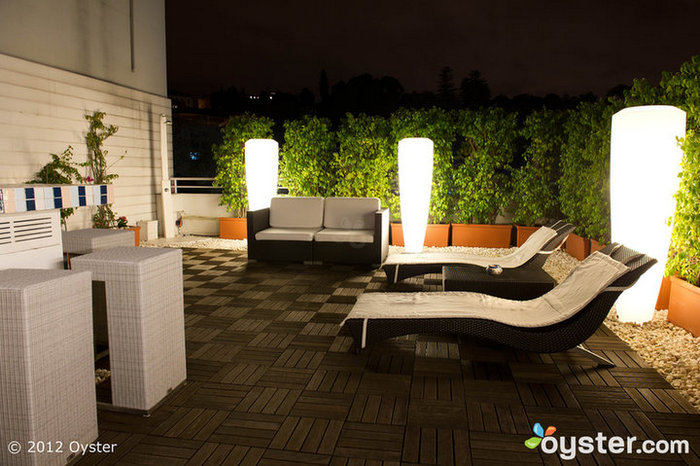 La terraza al aire libre es un lugar súper tranquilo para relajarse con su pareja.