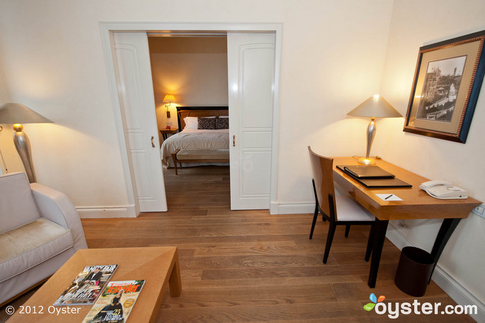 Os quartos são arejados e têm piso de madeira e vistas encantadoras.