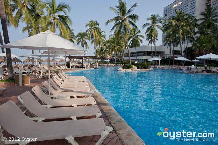 While you're talking business, your kids can splash around in the pool.