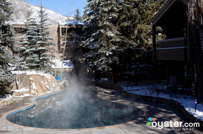 Calienta en esta piscina climatizada al aire libre en Aspen.
