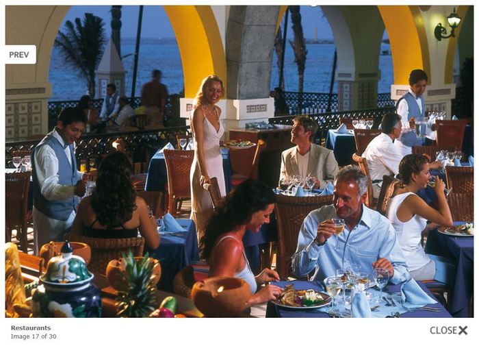 Photo from the Hotel Riu Cancun website.