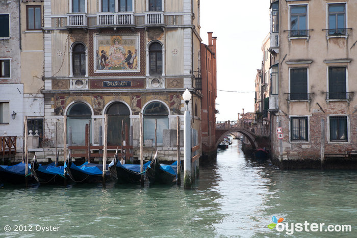 Der Grand Canal, vor der Überschwemmung, ist sehr schön. Der Grand Canal, nach der Überschwemmung, ist unglaublich schön.