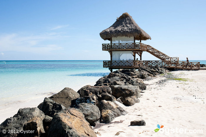 Parte di uno sviluppo di resort di lusso più grande, l'Hotel Punta Cana offre molti vantaggi.