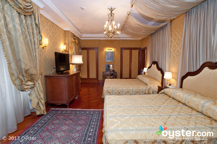 Suites at the Ambasciatori Palace in Rome will make you feeling like a god.