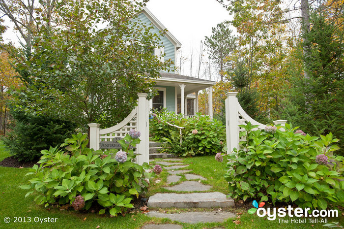 Algunas de las casas de Hidden Pond cuentan con porches al aire libre y patios con mosquitero.