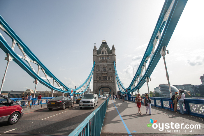 A Tower Bridge foi projetada por Sir Horace Jones em 1884.