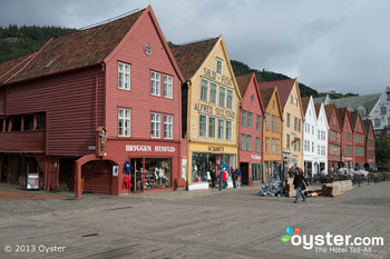 Bryggen é o lar de edifícios pitorescos e coloridos do século XVII.