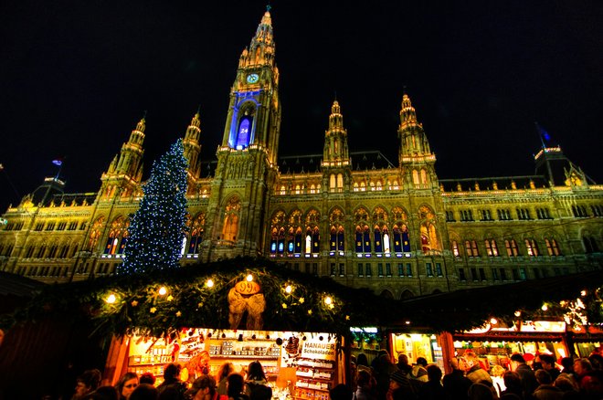 Christkindlmarkt su Rathausplatz; Credito fotografico: Brian Colson