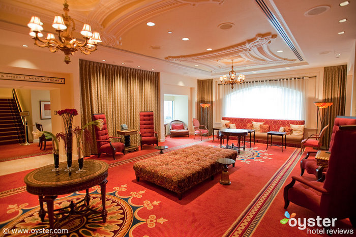 L'Hotel Commonwealth, con 148 camere, è uno degli hotel boutique più frequentati di Boston e si trova vicino all'università di Boston. L'Hotel Commonwealth, con 148 camere, è uno degli hotel boutique più frequentati di Boston e si trova vicino all'università di Boston.