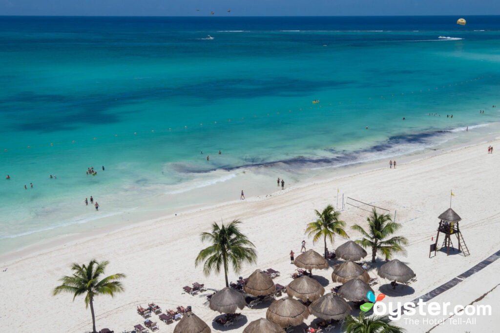 Secretos Maroma Playa Riviera Cancun / Oyster