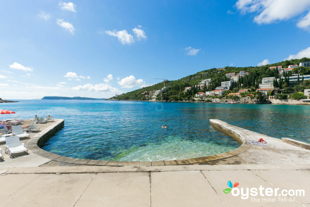 Spiaggia all'Hotel Adriatic, Dubrovnik / Oyster