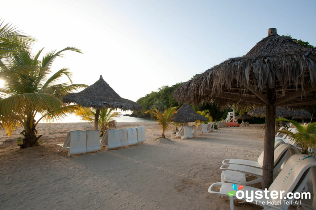 Plage nudiste au couple San Souc i / Oyster