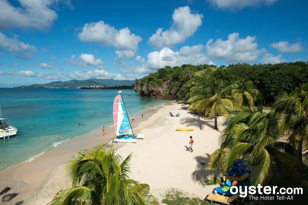 La plage chez Grenadian by Rex Resorts