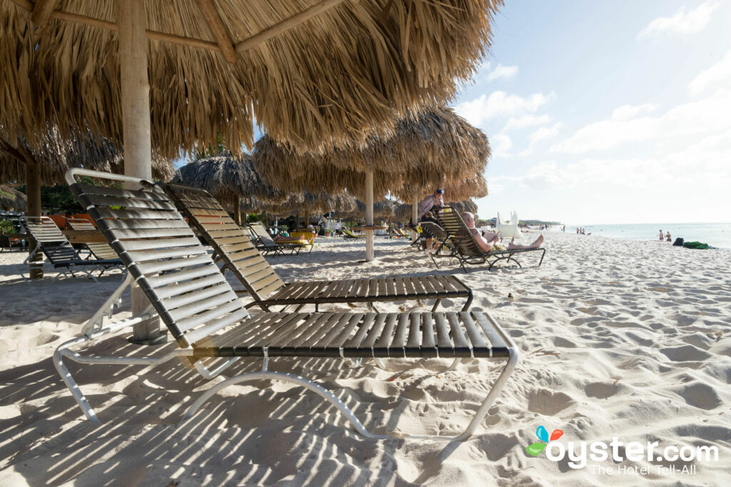 Lettini sulla spiaggia ad Amsterdam Manor