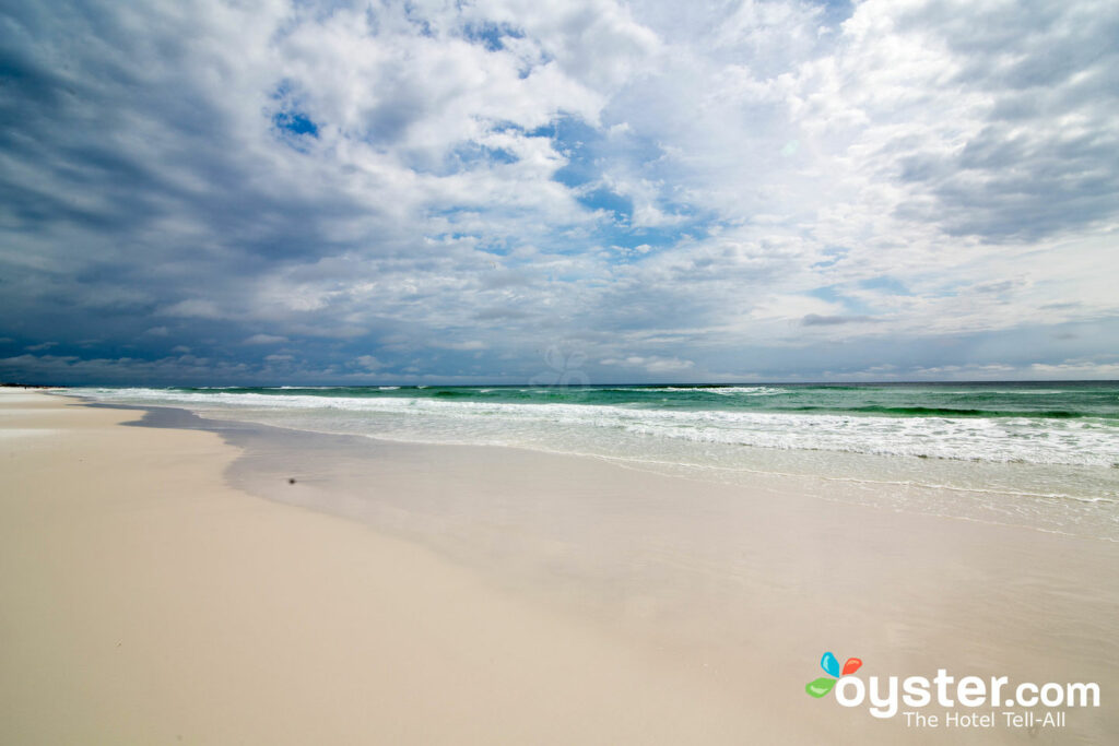 Playa en Hidden Dunes Beach & Tennis Resort