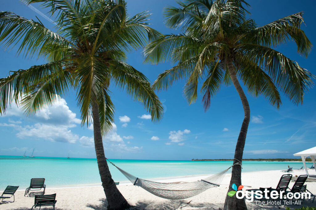 Playa en Cape Santa Maria Beach Resort & Villas