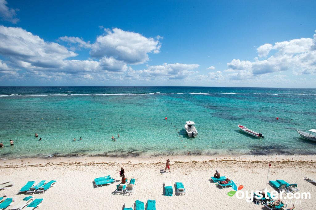 Cafe del Mar en Grand Oasis Tulum / Oyster