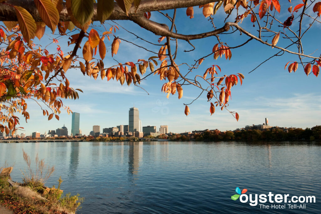 Vue de Boston depuis les rives de la Charles River