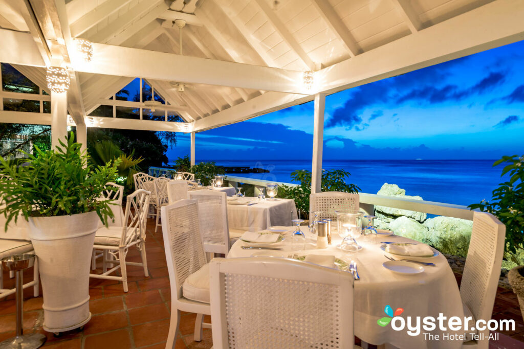 Restaurante Camelot em Cobblers Cove / Oyster