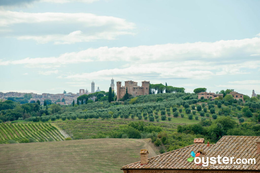 Castello delle Quattro Torra / Oyster