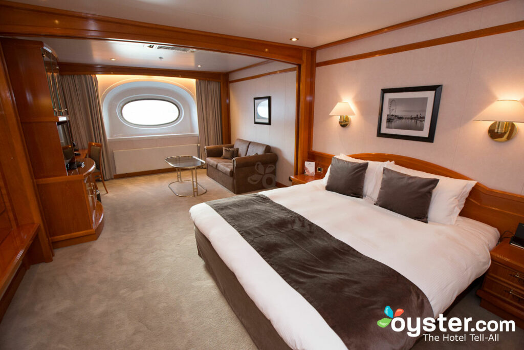 yacht hotel london