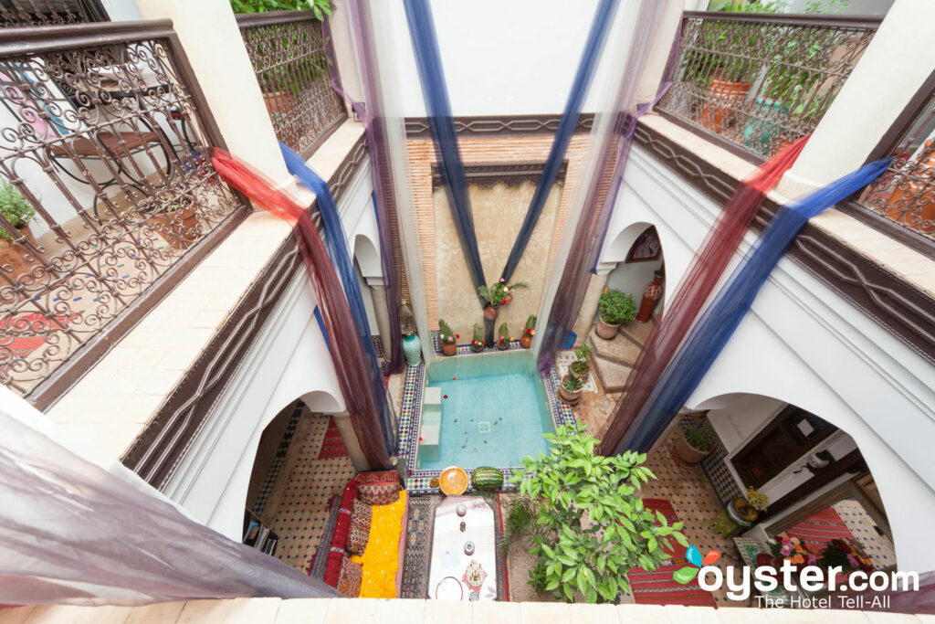 La piscina en el Riad Tamarrakecht