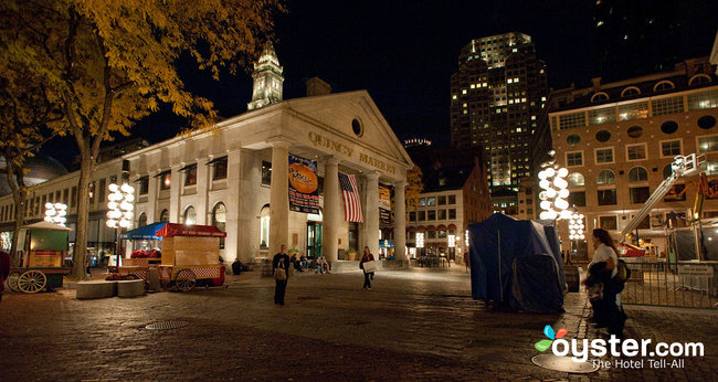 Faneuil Hall and Quincy Market, Downton Boston