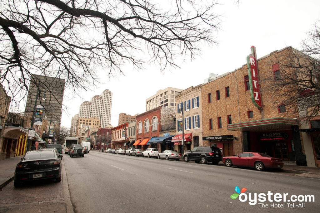 Sixth Street, Austin / Oyster