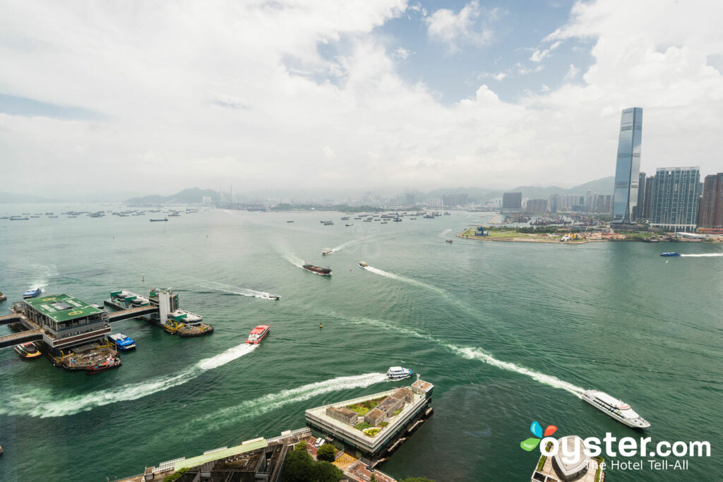 La Grand Harbour View Suite presso il Four Seasons Hotel di Hong Kong