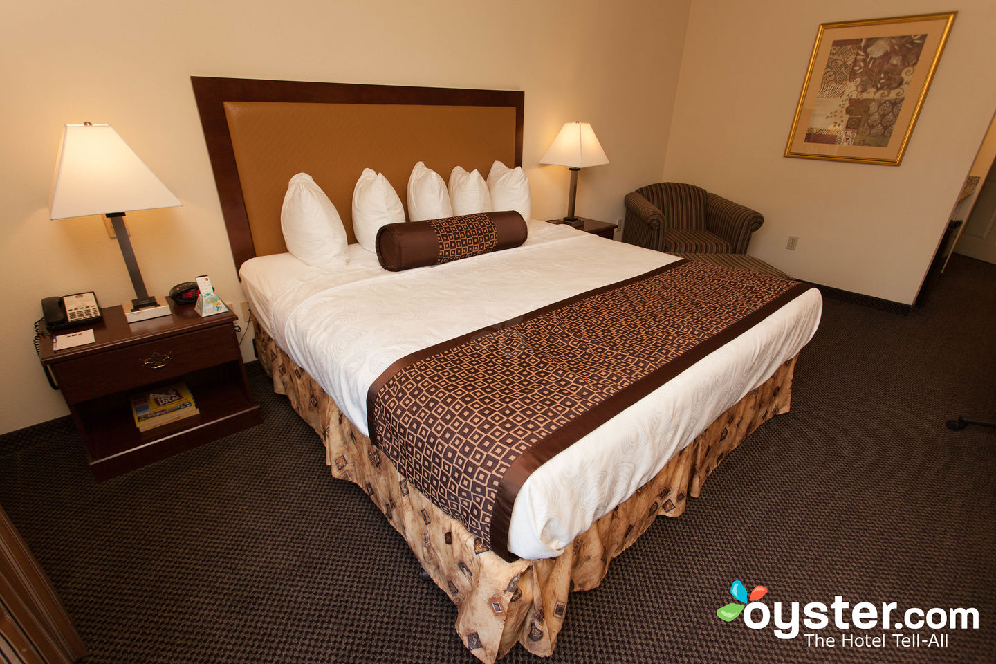 Best Western Coyote Point Inn - The Suite at the BEST WESTERN Coyote