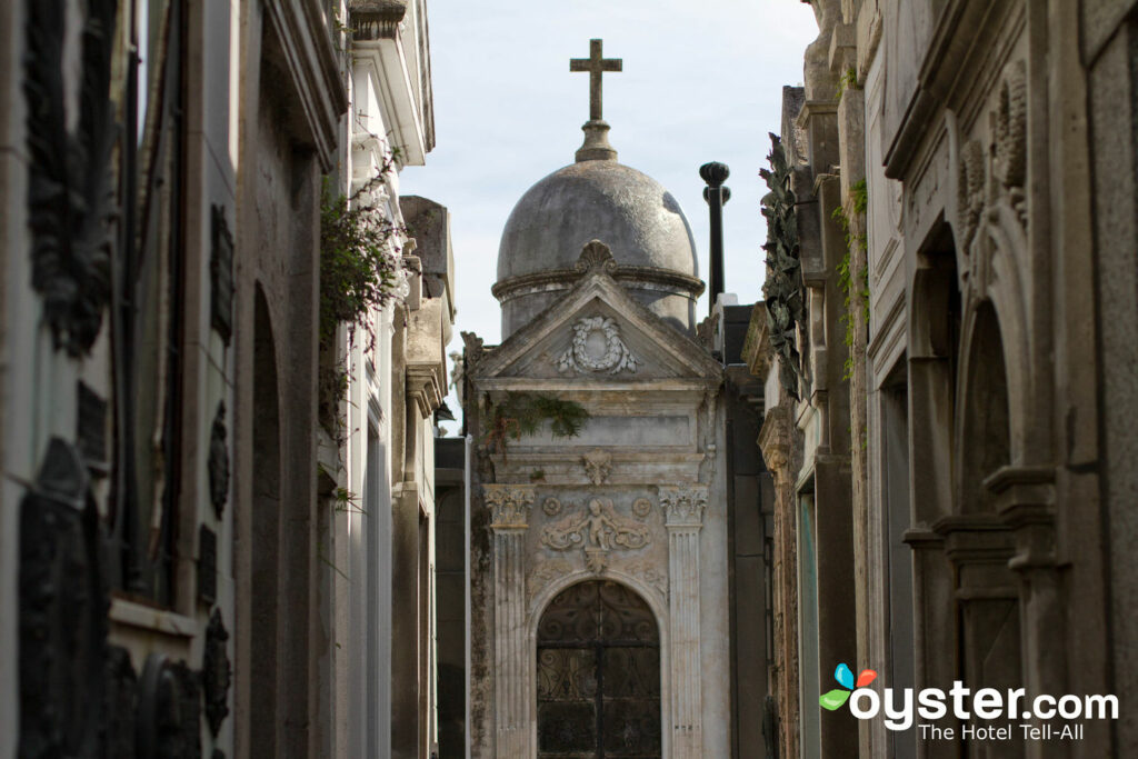 El Cementerio de la Recoleta es el elegante lugar de descanso de Buenos Aires, el más famoso e infame.