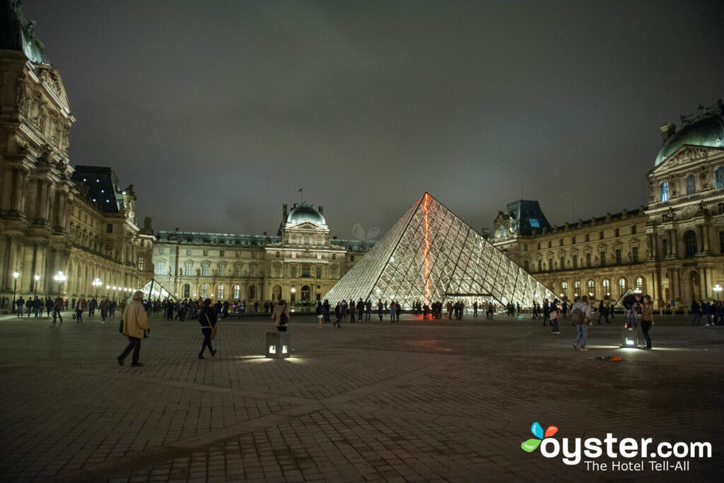 Louvre, Paris/Oyster Louvre, Paris/Oyster