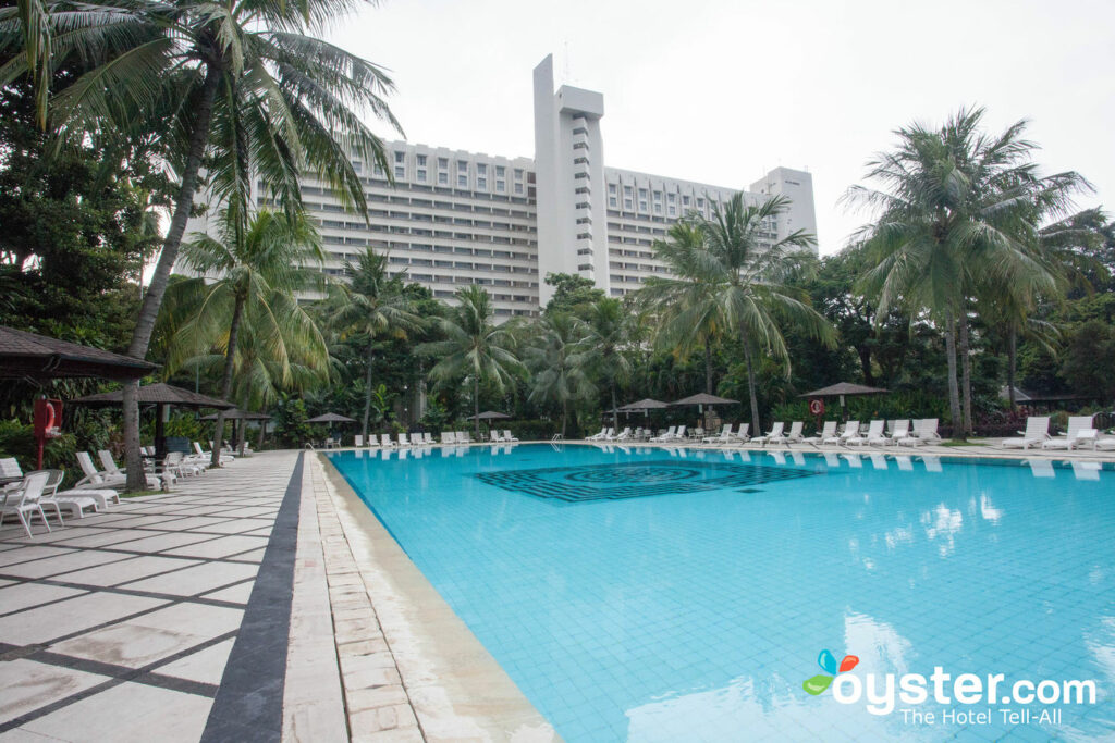 hotel borobudur jakarta