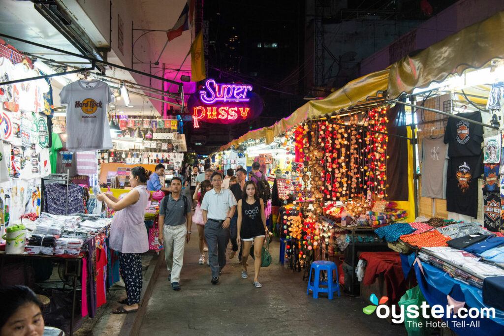 Solo uno de los lugares que se encuentran en Bangkok, Patpong.