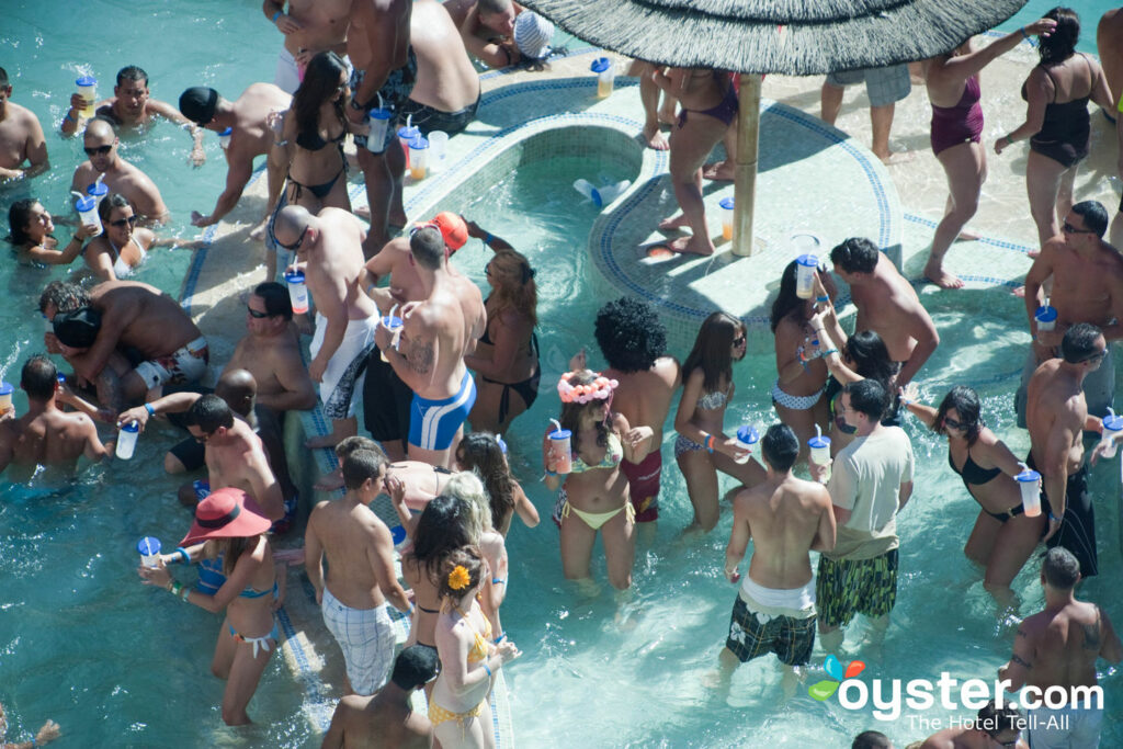 Vegas is booze-friendly? We're not surprised... Vegas is booze-friendly? We're not surprised...
