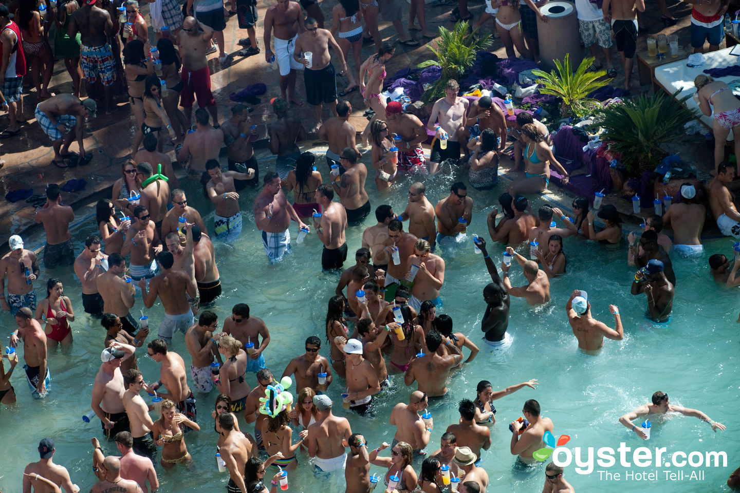The Best Pools and Pool Parties in Sizzling Las Vegas - Canadian Traveller