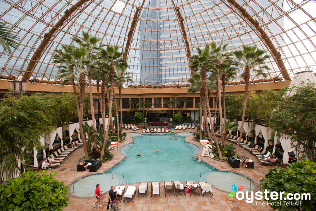 Pool at Harrah's Atlantic City Resort