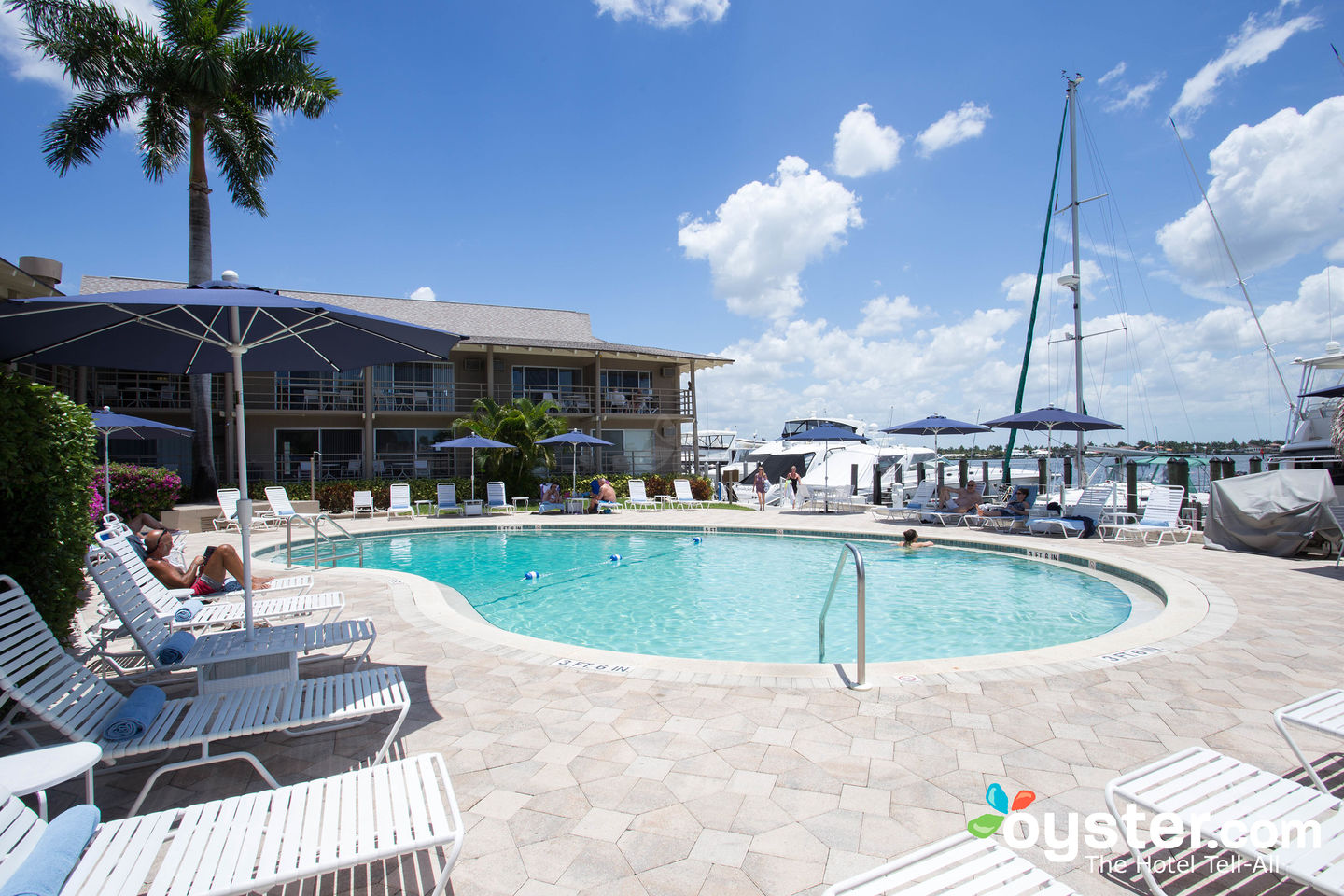 Cove Inn on Naples Bay Review: What To REALLY Expect If You Stay