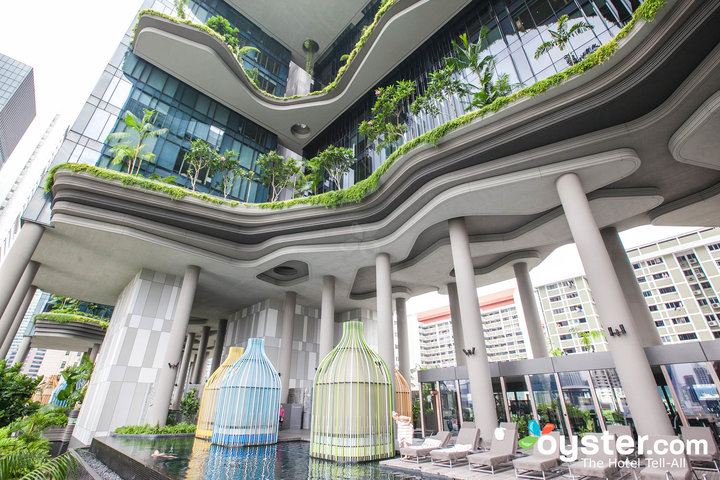 La piscina de la azotea en PARKROYAL de Singapur en Pickering.