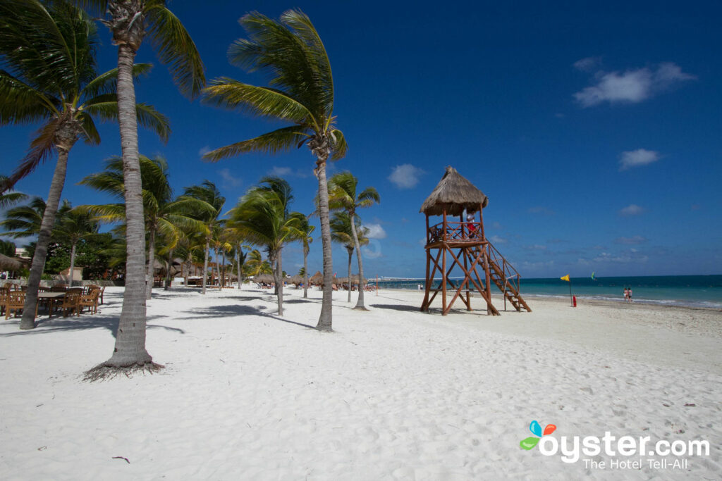 A praia em Cancun.